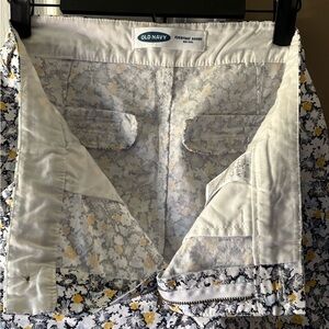Old Navy Floral Print Women Shorts - Black, White, Yellow